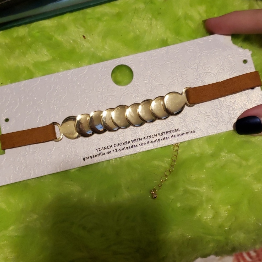 Gold coin choker